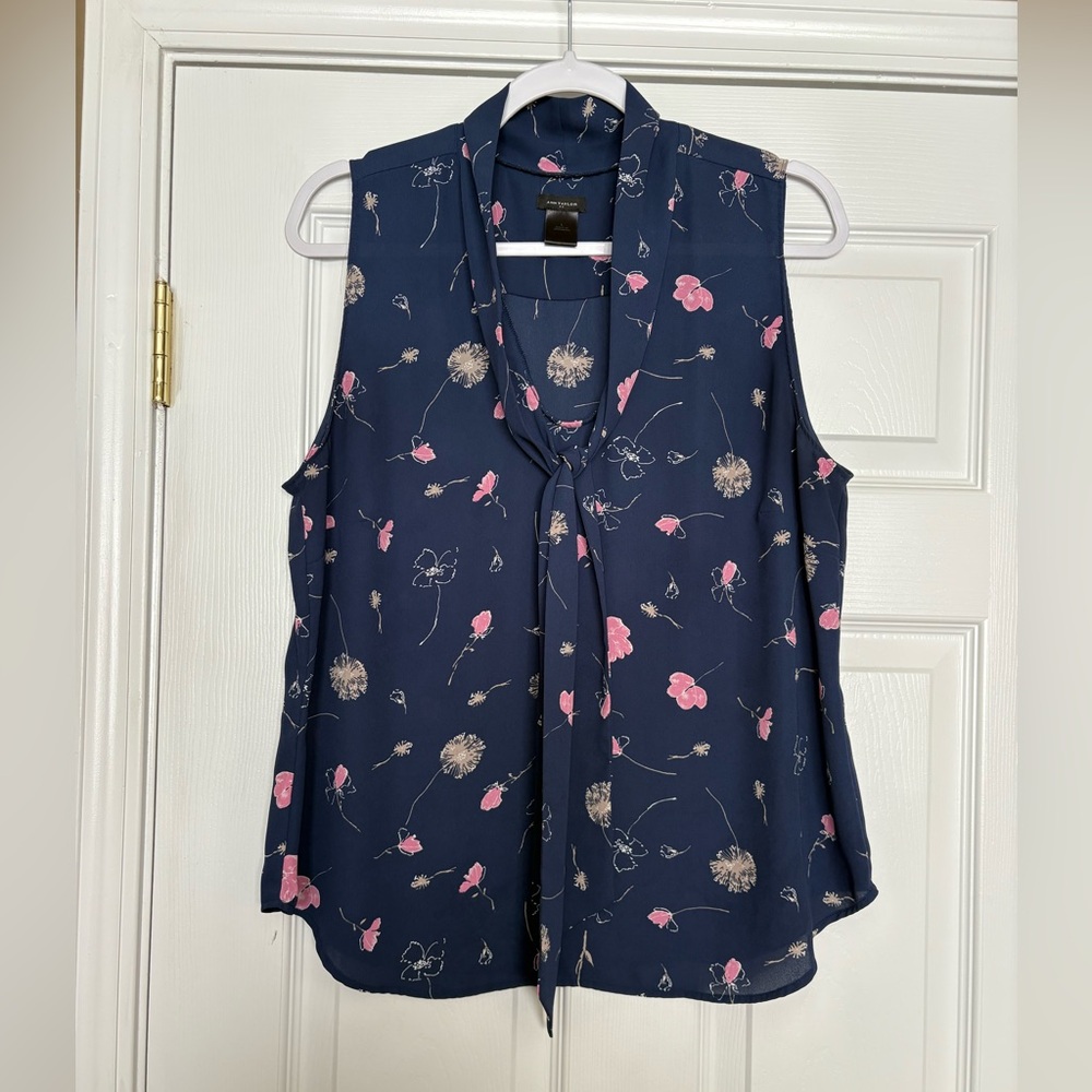 Ann Taylor Floral Navy Sleeveless Top